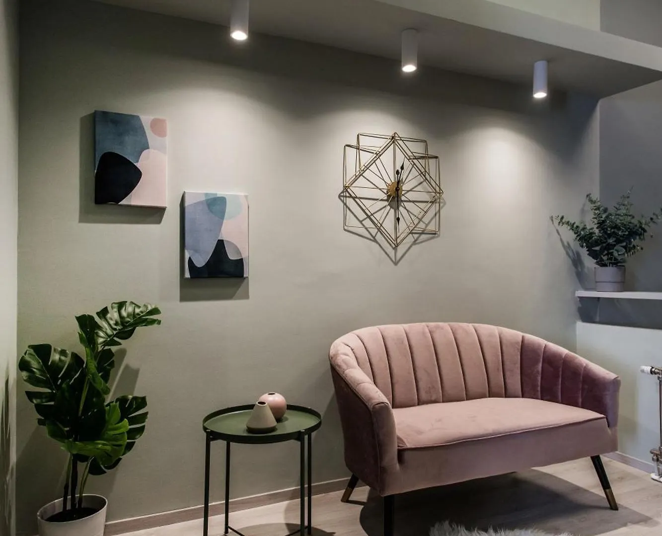 Elegant Duplex Near City Greenery Budapest Apartment