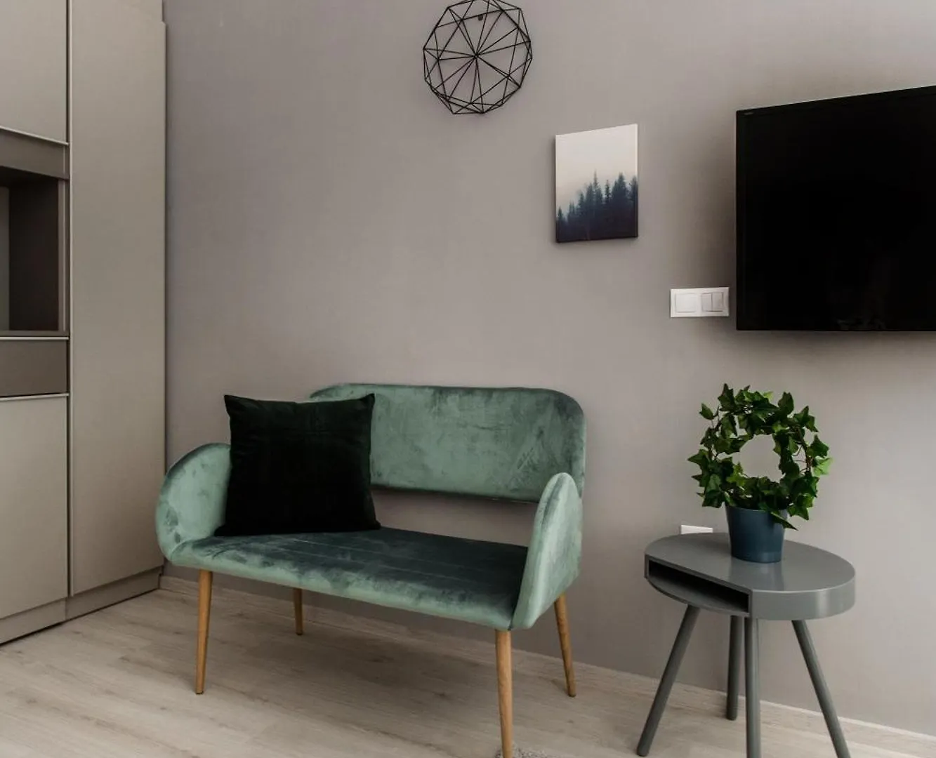 Elegant Duplex Near City Greenery Budapest Apartment