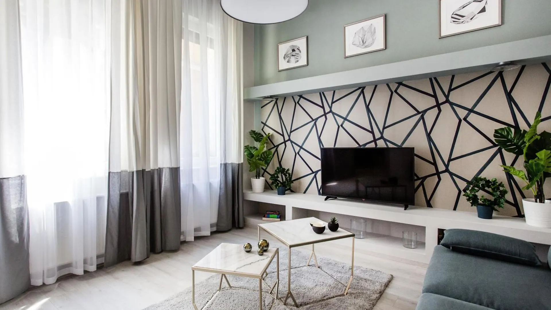 Elegant Duplex Near City Greenery Budapest 0*,  Hungary