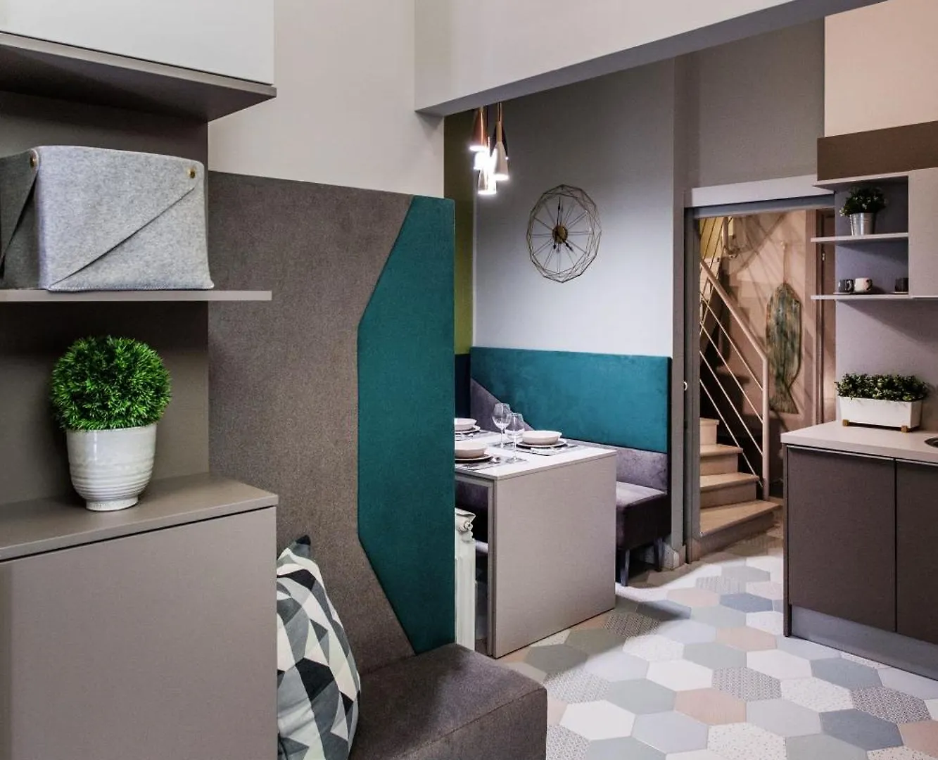 Elegant Duplex Near City Greenery Будапешт